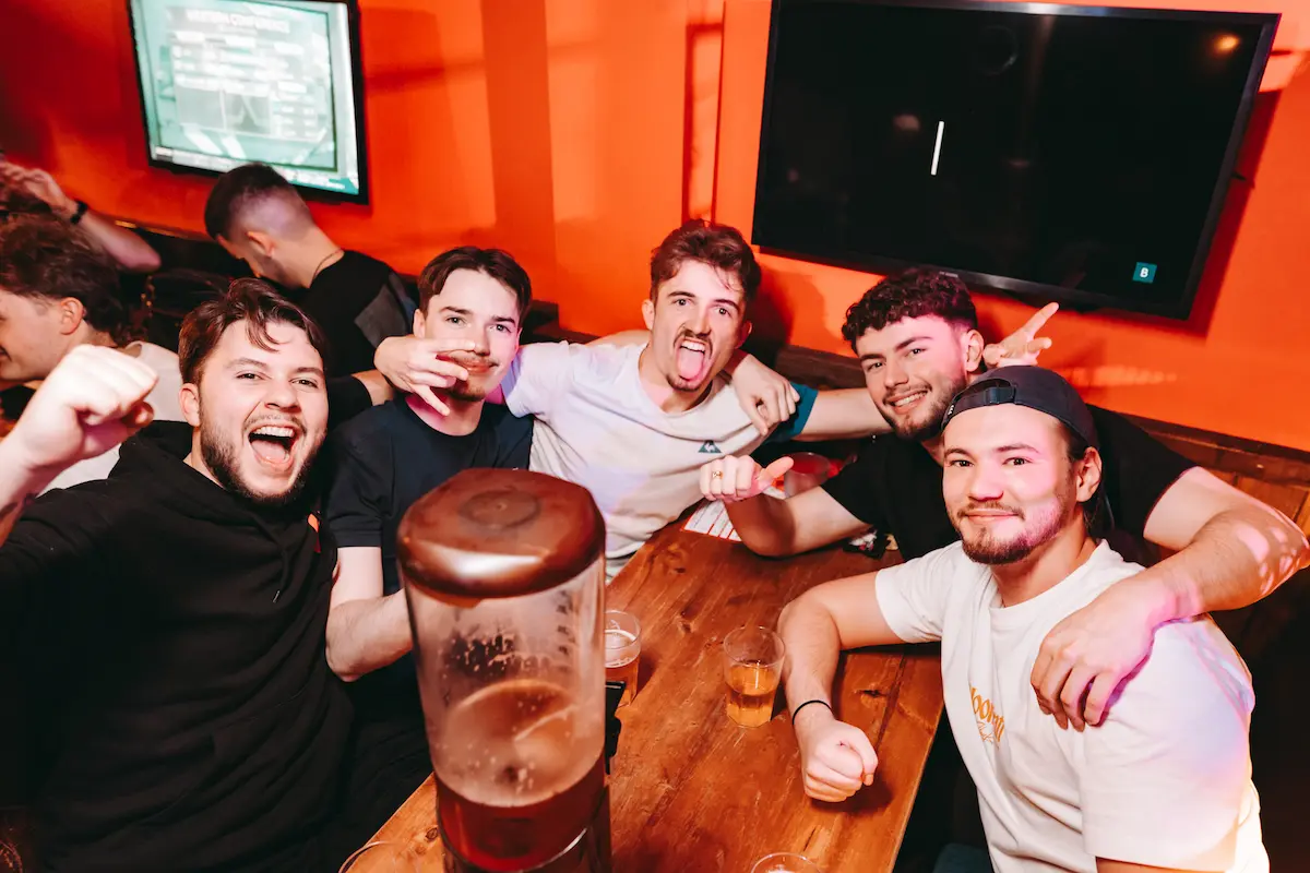 barcelona pub crawl price and what it includes