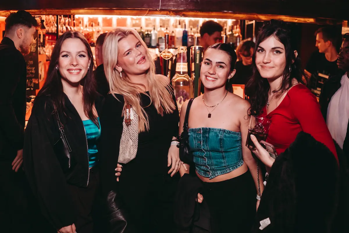 barcelona club guide on what to wear